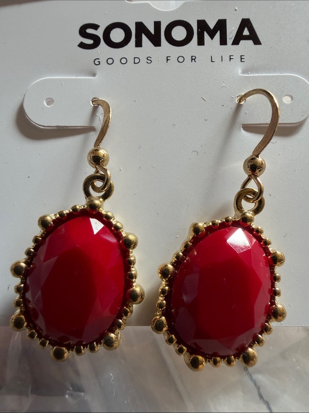 Sonoma Earrings, Red Shinny Faceted and Gold Tone hook, Oval (J0242)